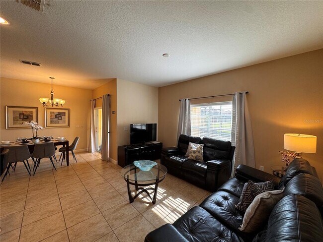 Building Photo - 3075 Beach Palm Ave