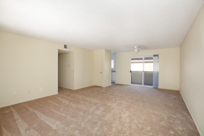 Building Photo - Torrance Courtyard Apartments