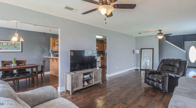 Foto del edificio - 4117 Silverwood Dr