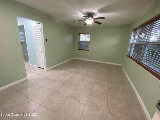 Foto del edificio - 380 N Brevard Ave