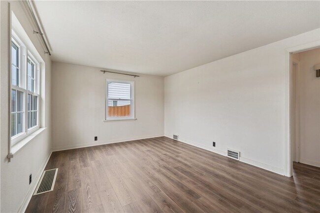 Foto del edificio - 2375 Carmel St