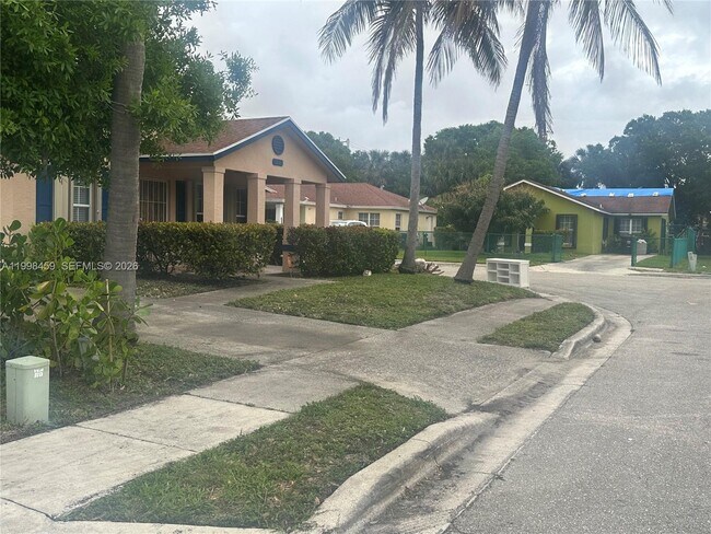 Foto del edificio - 1139 Freshwater Lakes Dr