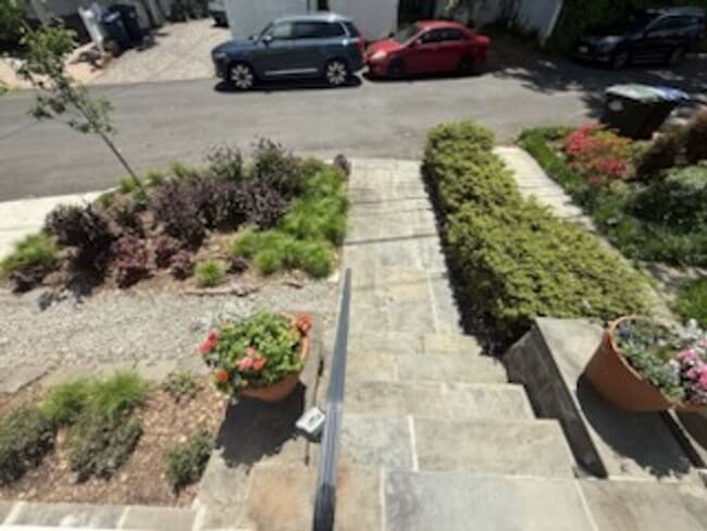 Building Photo - *DREAM LOCATION* 6BR Completely Renovated Duplex