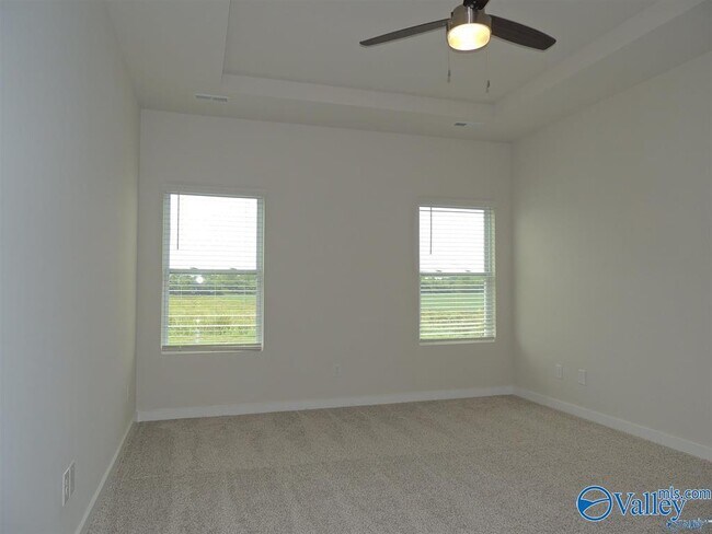 Foto del edificio - 26338 Valley Ridge Rd