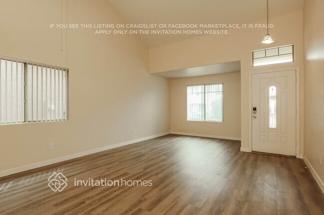 Foto del edificio - 11232 W College Dr