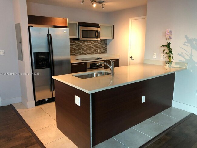 Foto del edificio - 1900 N Bayshore Dr