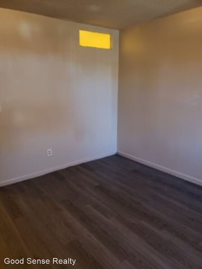 Building Photo - 2 br, 1 bath House - 2865 A Glenhills Cir
