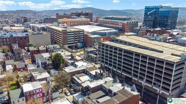 Foto del edificio - 827 Linden St