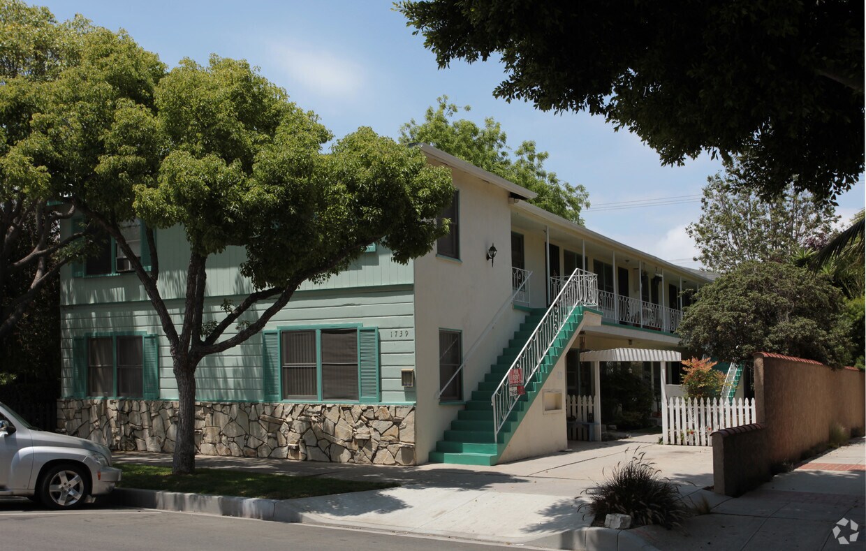 Foto principal - 1739 E 1st St