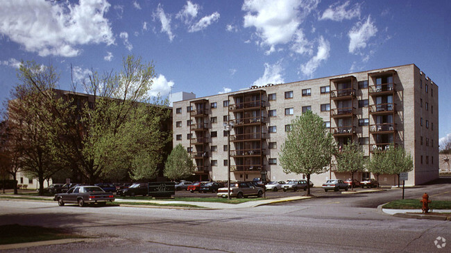 Foto del edificio - 130 Slade Ave