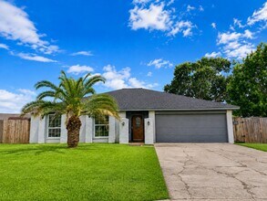 Building Photo - 15719 Red Springs Dr