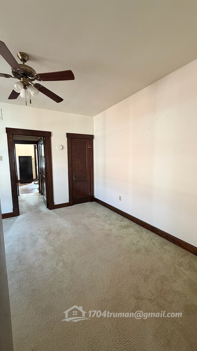 Dormitorio, sin decoración - 1316 Raab Ave