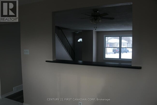 Building Photo - 51 Sholto Dr