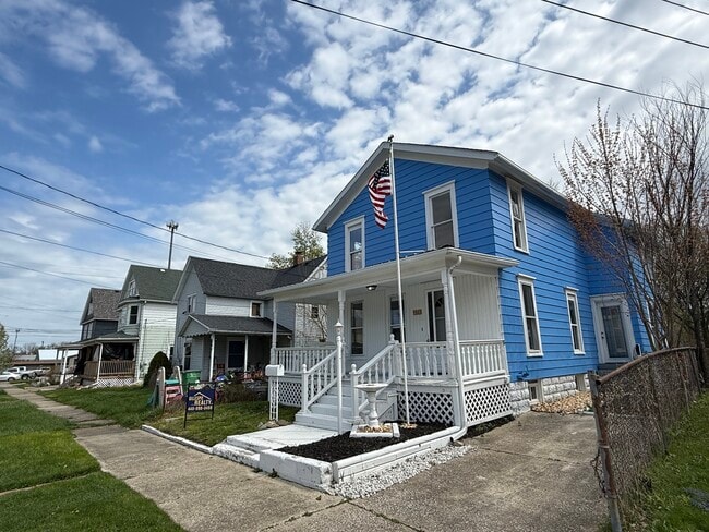 Building Photo - 276 Orange St