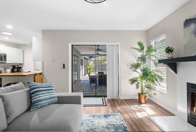 Foto del edificio - 13501 Whitby Rd