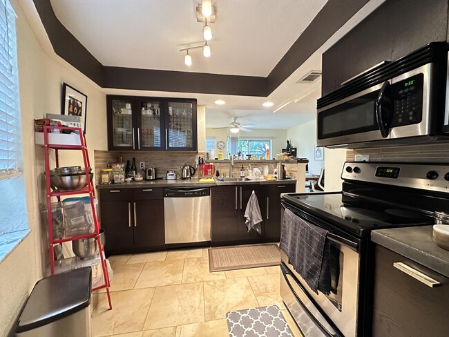 Foto del edificio - 5811 NE 14th Rd
