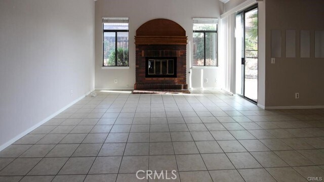 Building Photo - 10596 Evergreen Dr