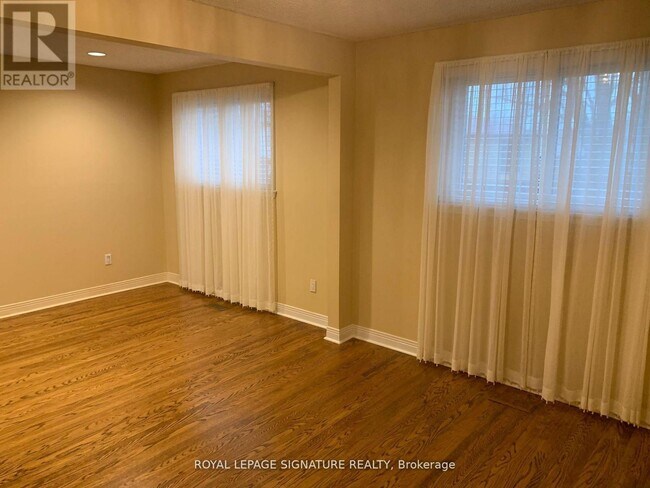 Building Photo - 3317 Carillion Ave