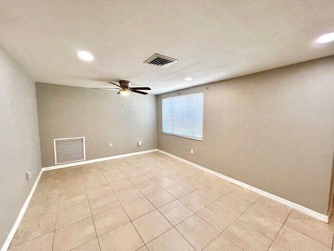 Building Photo - Fresh 2BD/2TH Home in Hudson