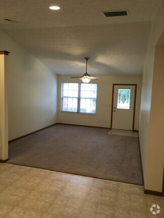 Building Photo - 2230 Shamrock Ln