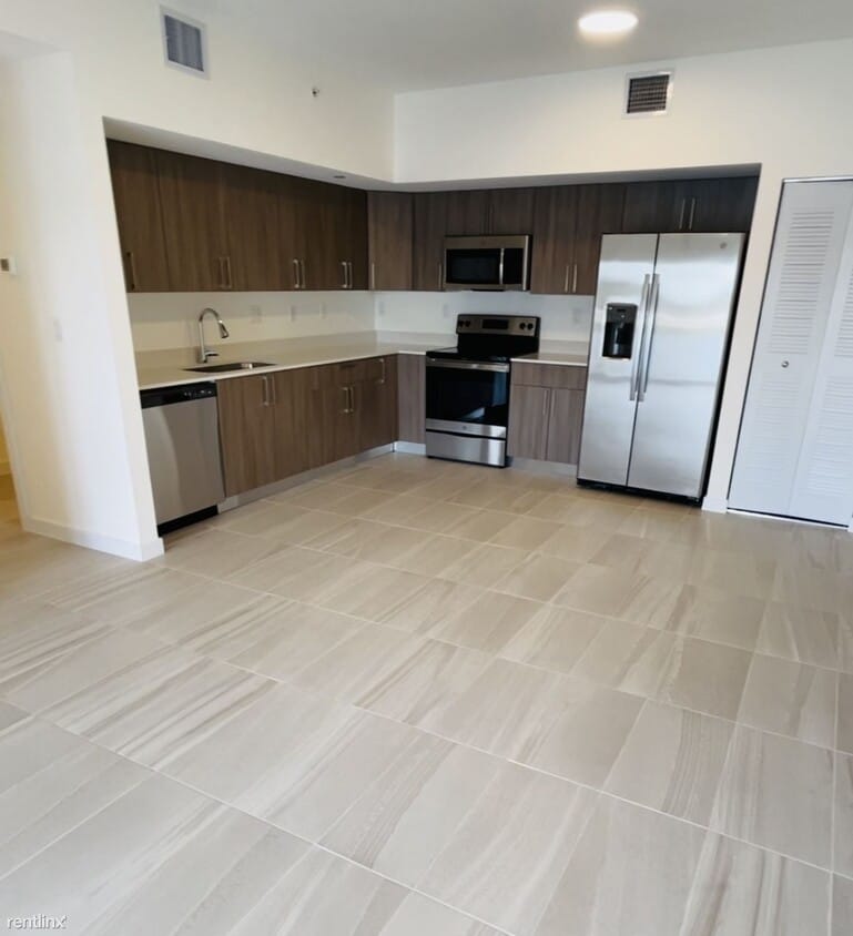 Primary Photo - 1 br, 1 bath Condo - 7321 NW 46th St NEW B...