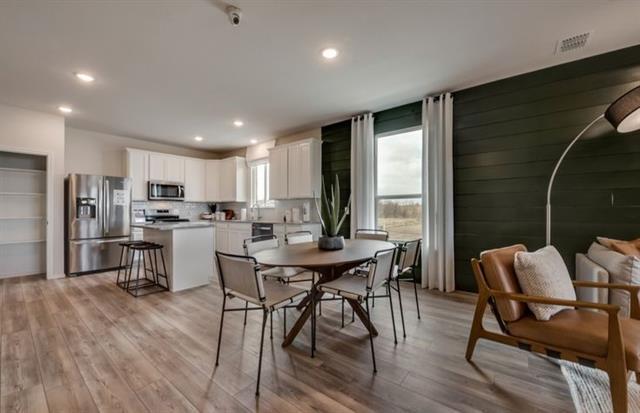 Foto del edificio - 700 Forestdale Ct