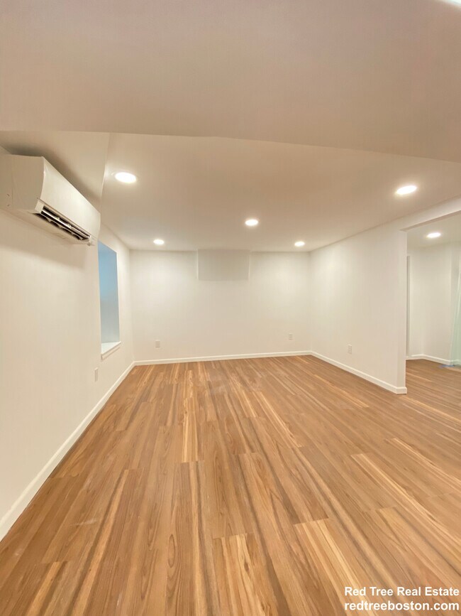 Foto del edificio - 688 Parker St