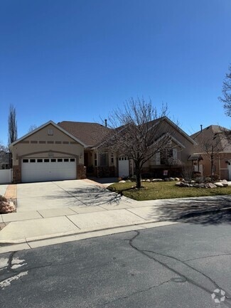 Building Photo - 6857 Bateman Field Dr
