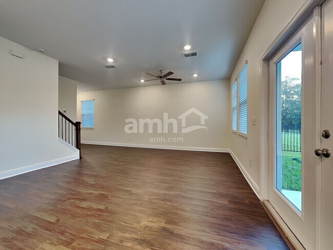 Building Photo - 27430 St Andrews Ave