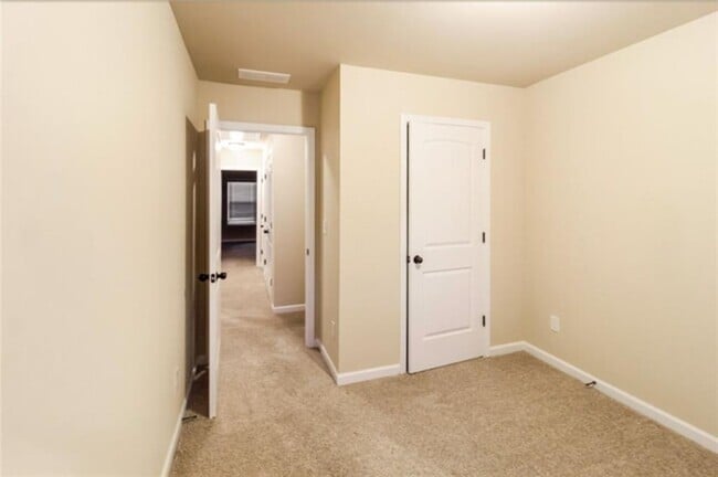 Building Photo - 193 Camellia Ct