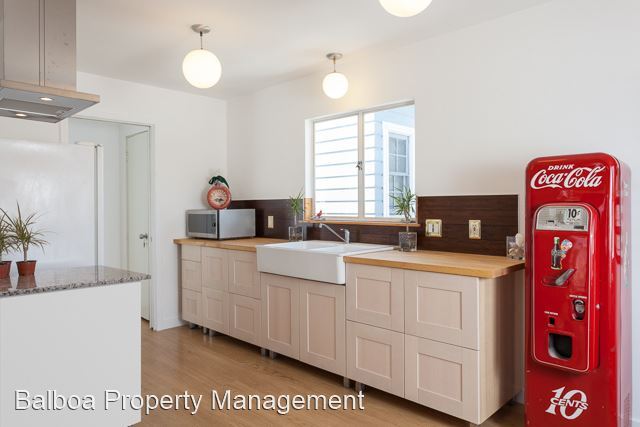 Foto del edificio - 1621 E Balboa Blvd