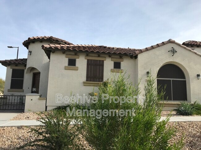 Foto del edificio - 3014 N 72nd St