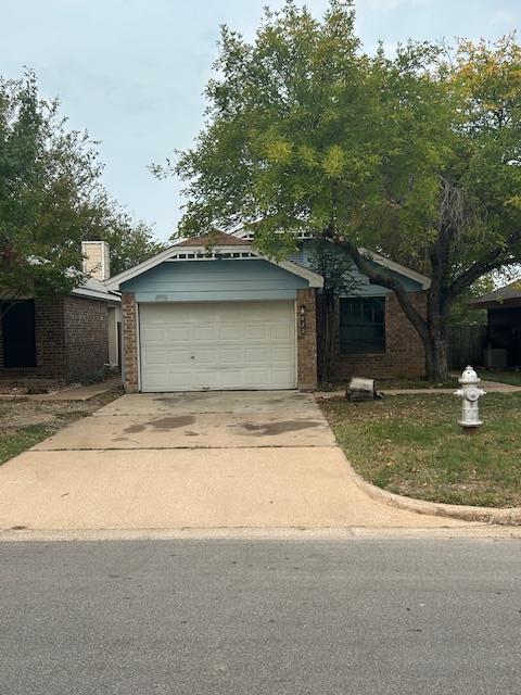 Building Photo - 825 Mica Ln