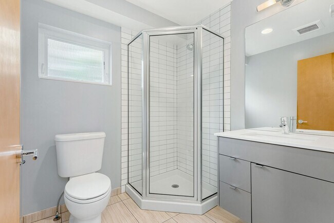 Foto del edificio - $1,000 Move-In Special! Modern 2-Bed, 2-Ba...