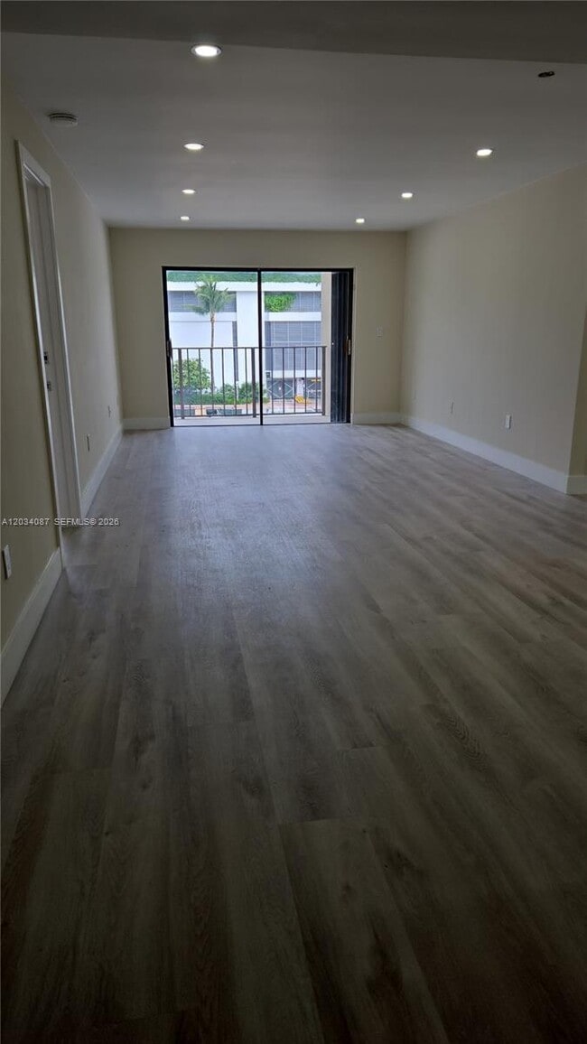 Building Photo - 9124 Collins Ave