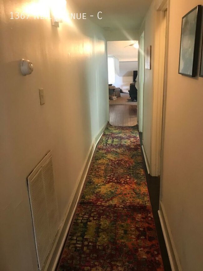 Foto del edificio - 1367 Neil Ave
