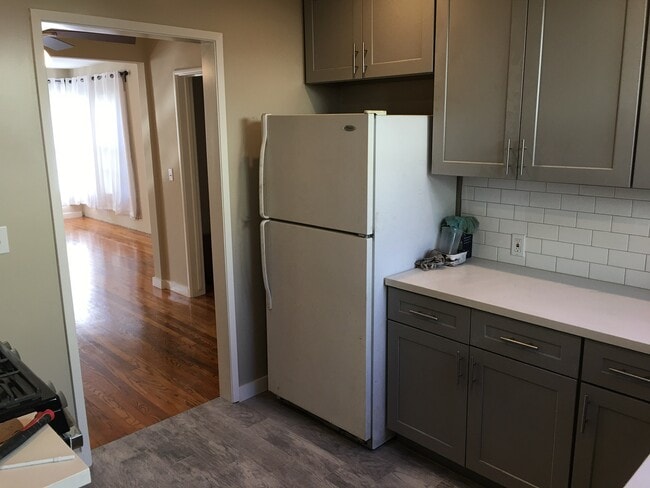 Foto del edificio - 939 W Glenoaks Blvd