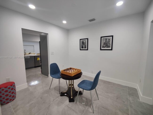 Foto del edificio - 5109 Banyan Ln