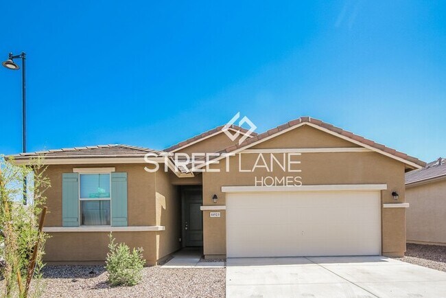 Building Photo - REDUCED!