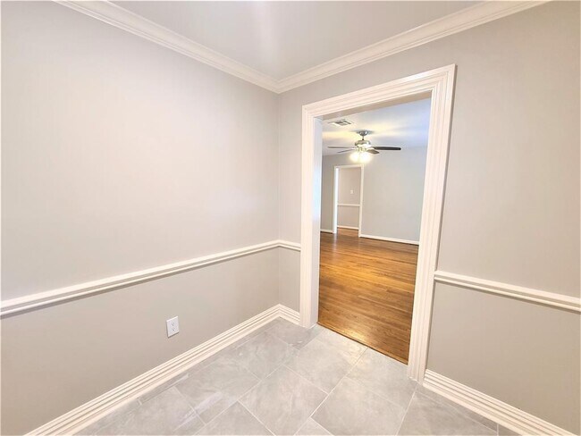 Building Photo - 4514 Libbey Dr