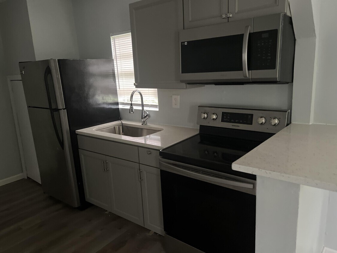 Foto principal - 1415 Lila Ave