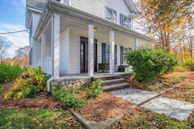Building Photo - 33 Dunbar St