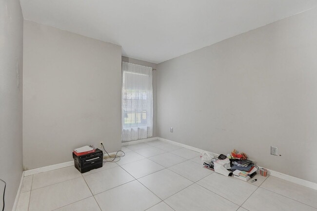 Building Photo - 15846 Country Lake Dr