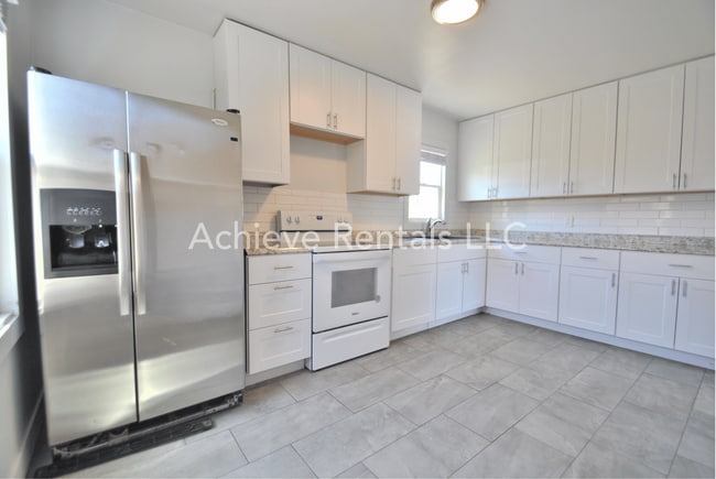 Building Photo - 1358 E 900 N