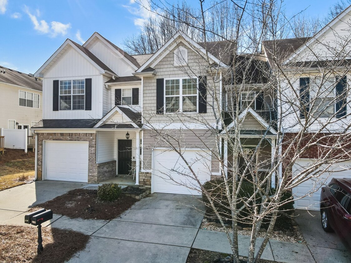Primary Photo - 2/2.5 Townhome in Great Flowery Branch loc...