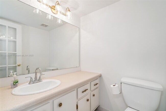 Foto del edificio - 4851 NW 21st St