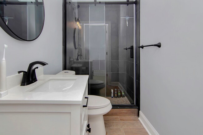 Building Photo - 452 42nd St