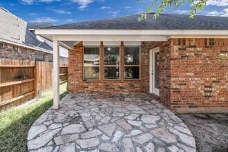 Building Photo - 4834 Oak Rambling Dr