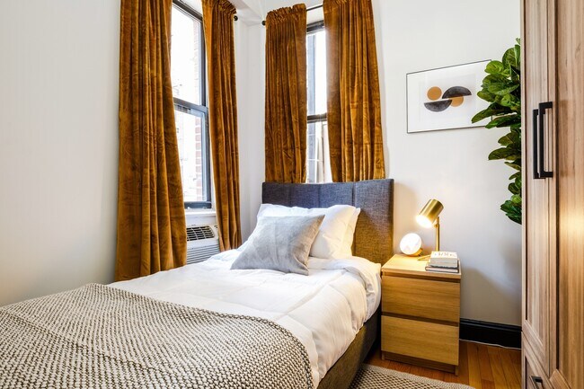 Foto del edificio - 356 W 39th St