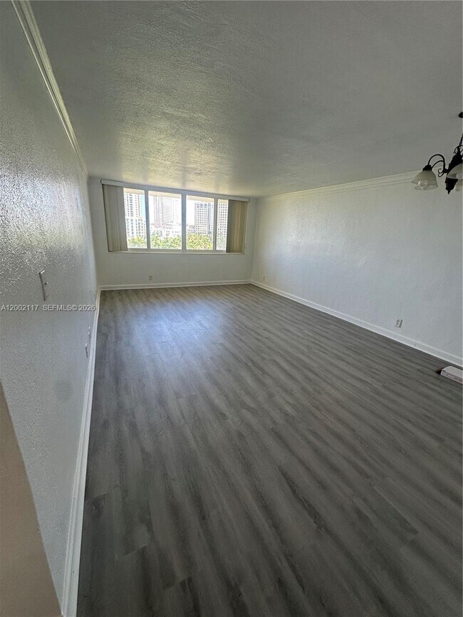 Foto del edificio - 9001 SW 77th Ave